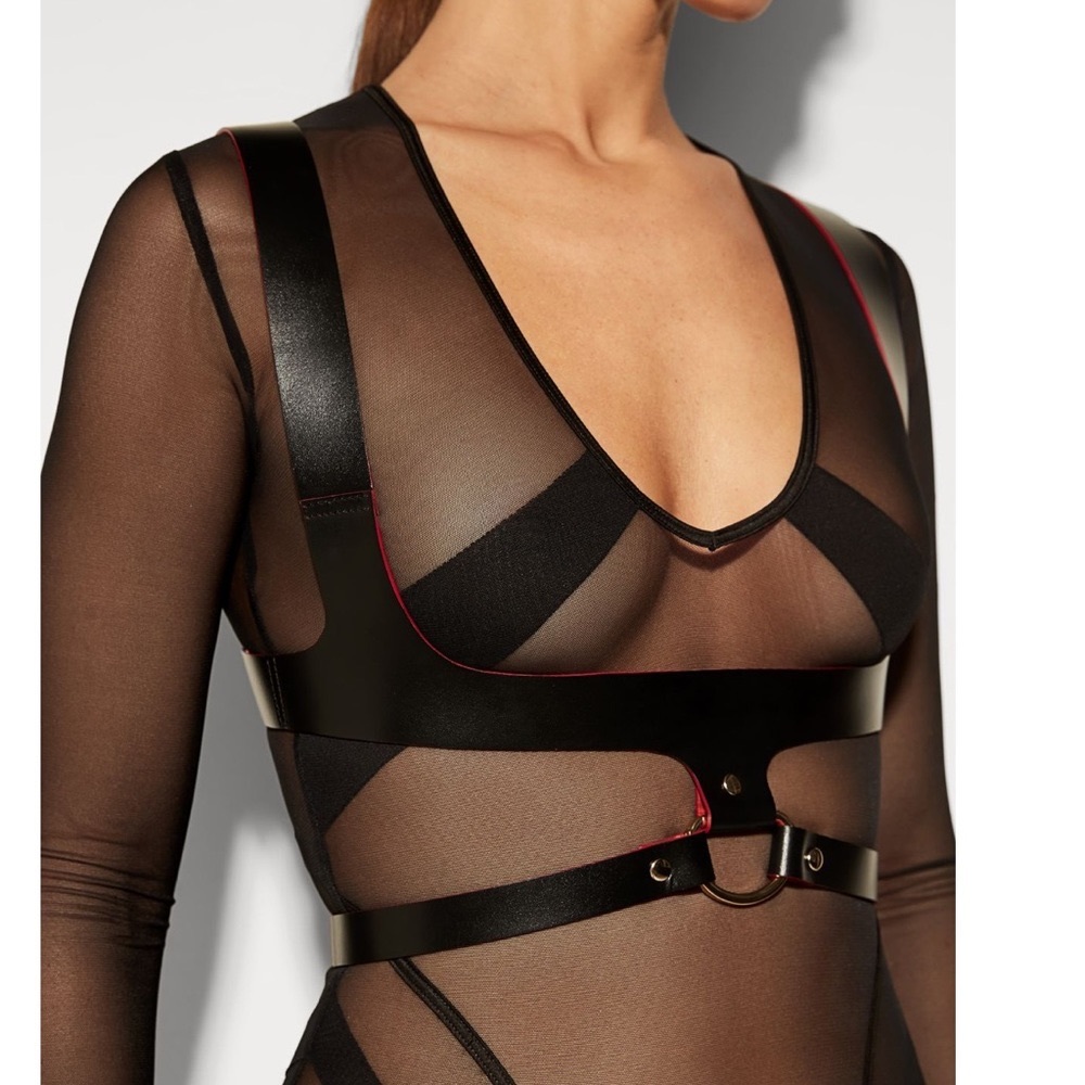 Mariemur Madison brand-new, never-worn, black-red leather harness